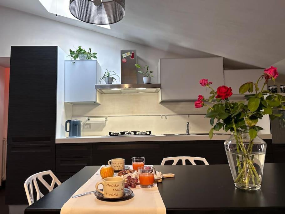 Elegante Appartamento Privato In Palazzo Storico Del XVIII - Pieno Centro Nicosia Exteriör bild