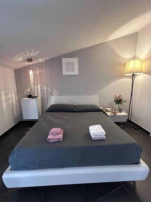 Elegante Appartamento Privato In Palazzo Storico Del XVIII - Pieno Centro Nicosia Exteriör bild