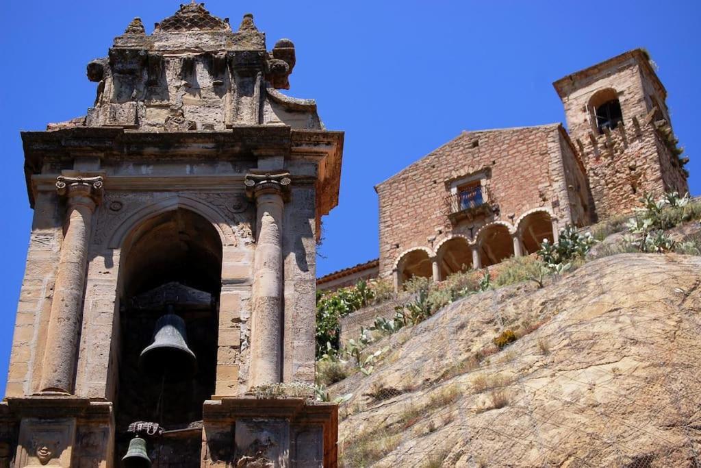 Elegante Appartamento Privato In Palazzo Storico Del XVIII - Pieno Centro Nicosia Exteriör bild
