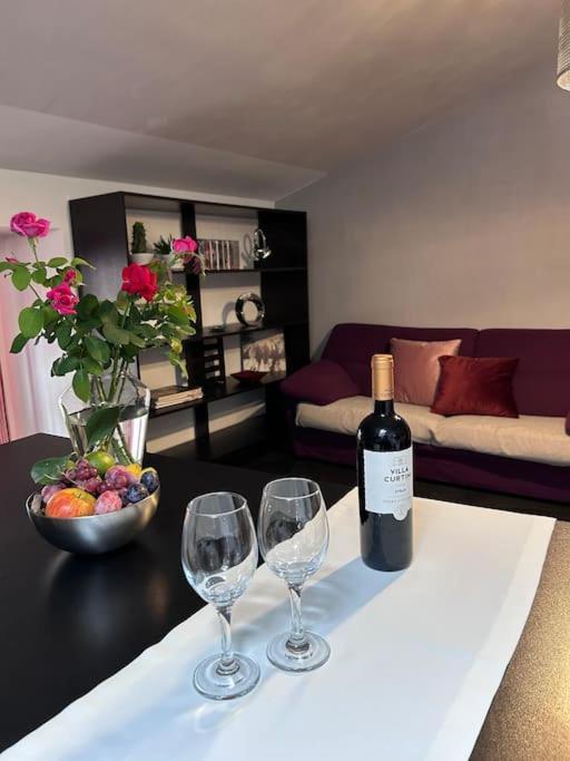 Elegante Appartamento Privato In Palazzo Storico Del XVIII - Pieno Centro Nicosia Exteriör bild