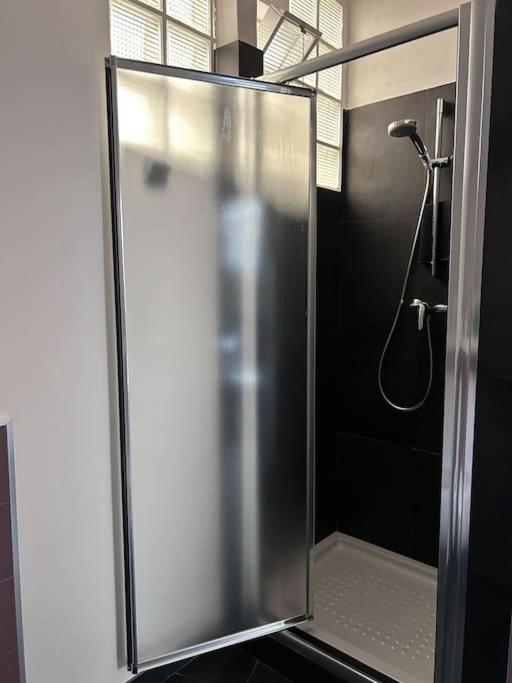 Elegante Appartamento Privato In Palazzo Storico Del XVIII - Pieno Centro Nicosia Exteriör bild