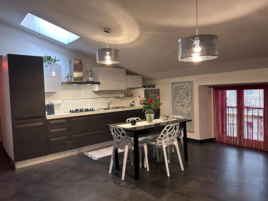 Elegante Appartamento Privato In Palazzo Storico Del XVIII - Pieno Centro Nicosia Exteriör bild