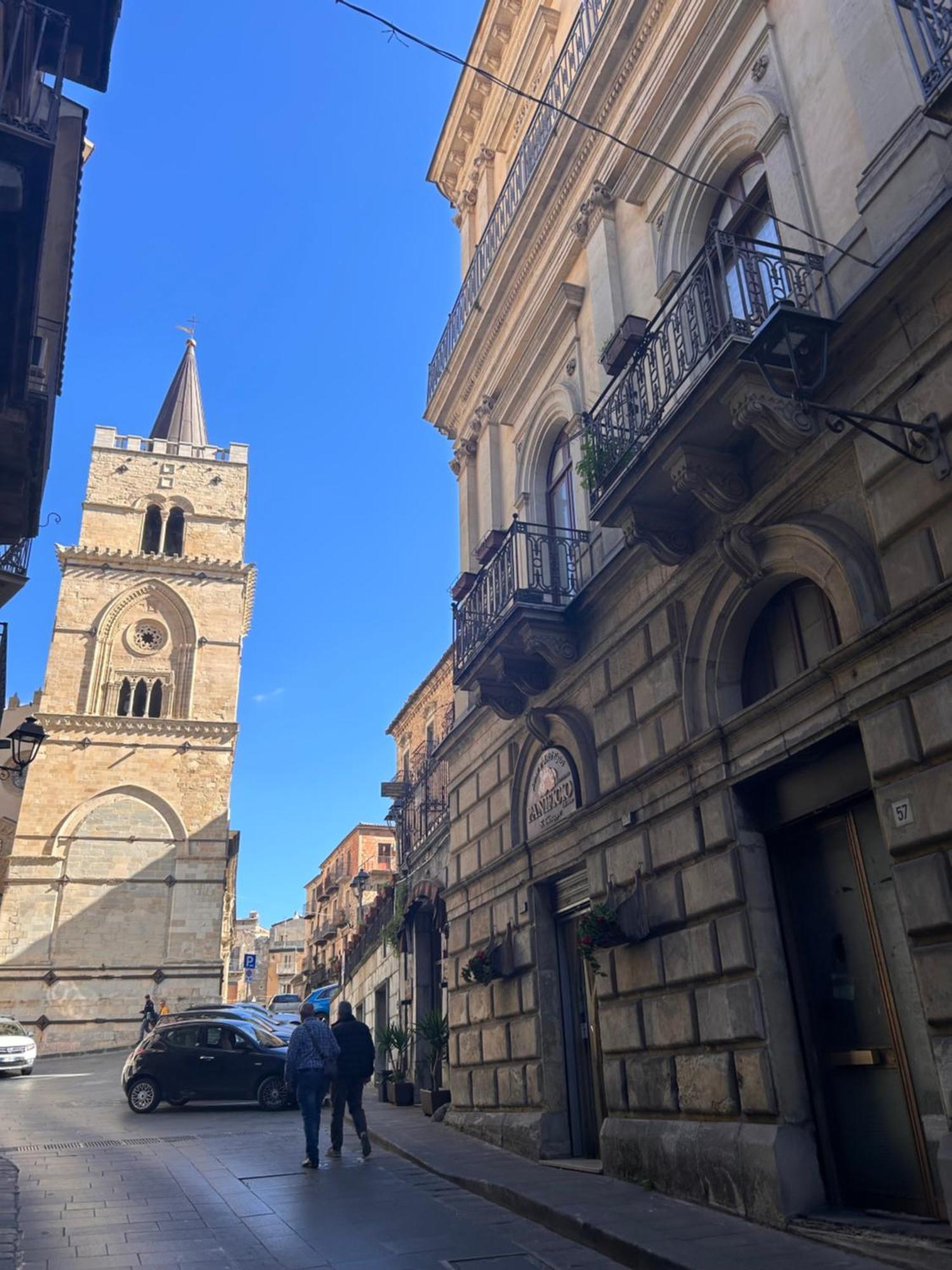 Elegante Appartamento Privato In Palazzo Storico Del XVIII - Pieno Centro Nicosia Exteriör bild